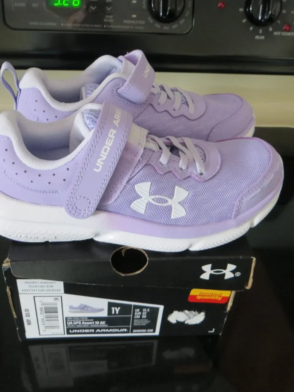 Girl's Under Armour Assert 10 AC Sneakers - Picture 3 of 5